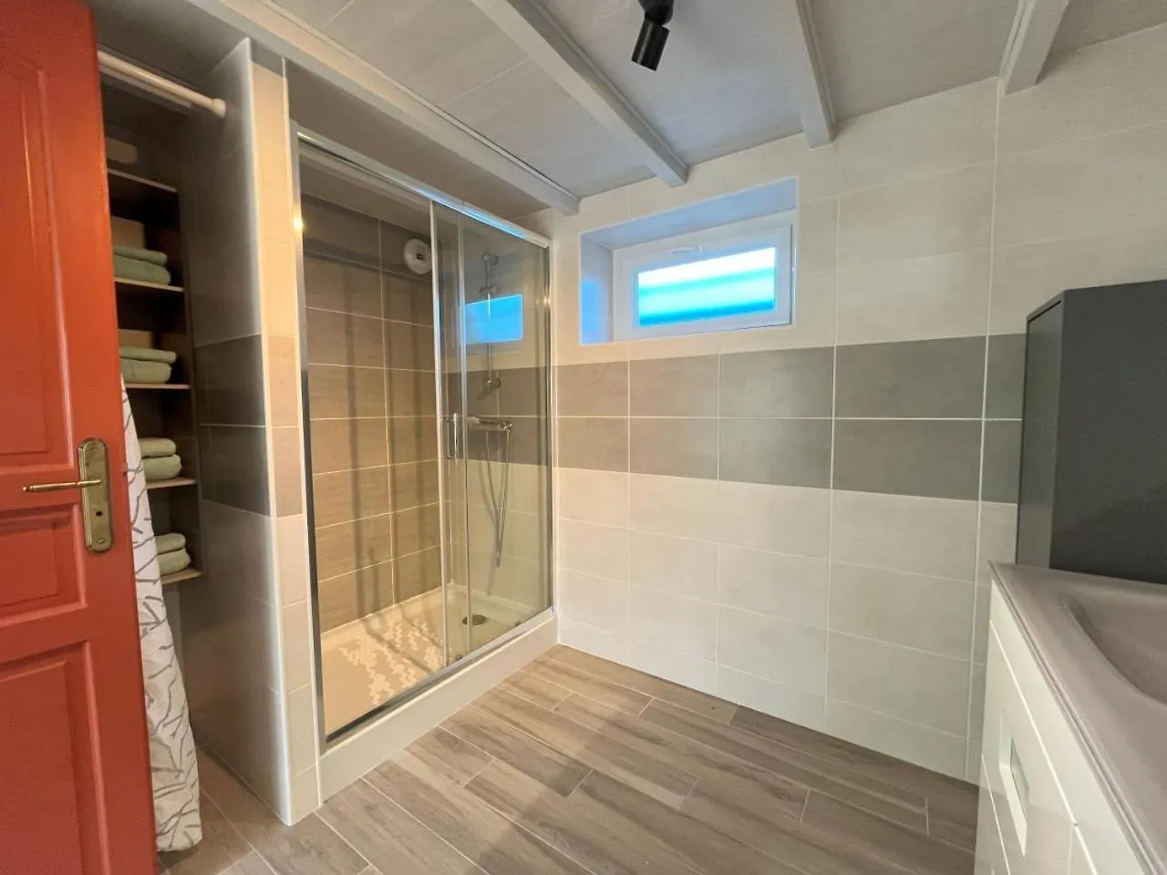 Holiday home Maison Renovee 3 Chambres Pour 5 Personnes, Proche Mer, Parking Cleder