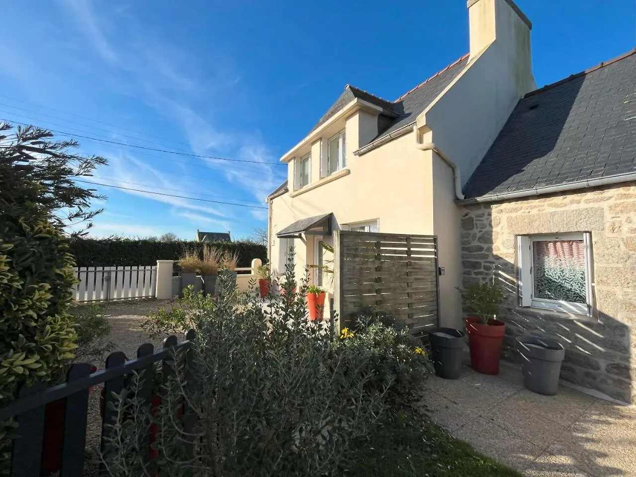 Maison Renovee 3 Chambres Pour 5 Personnes, Proche Mer, Parking Cleder