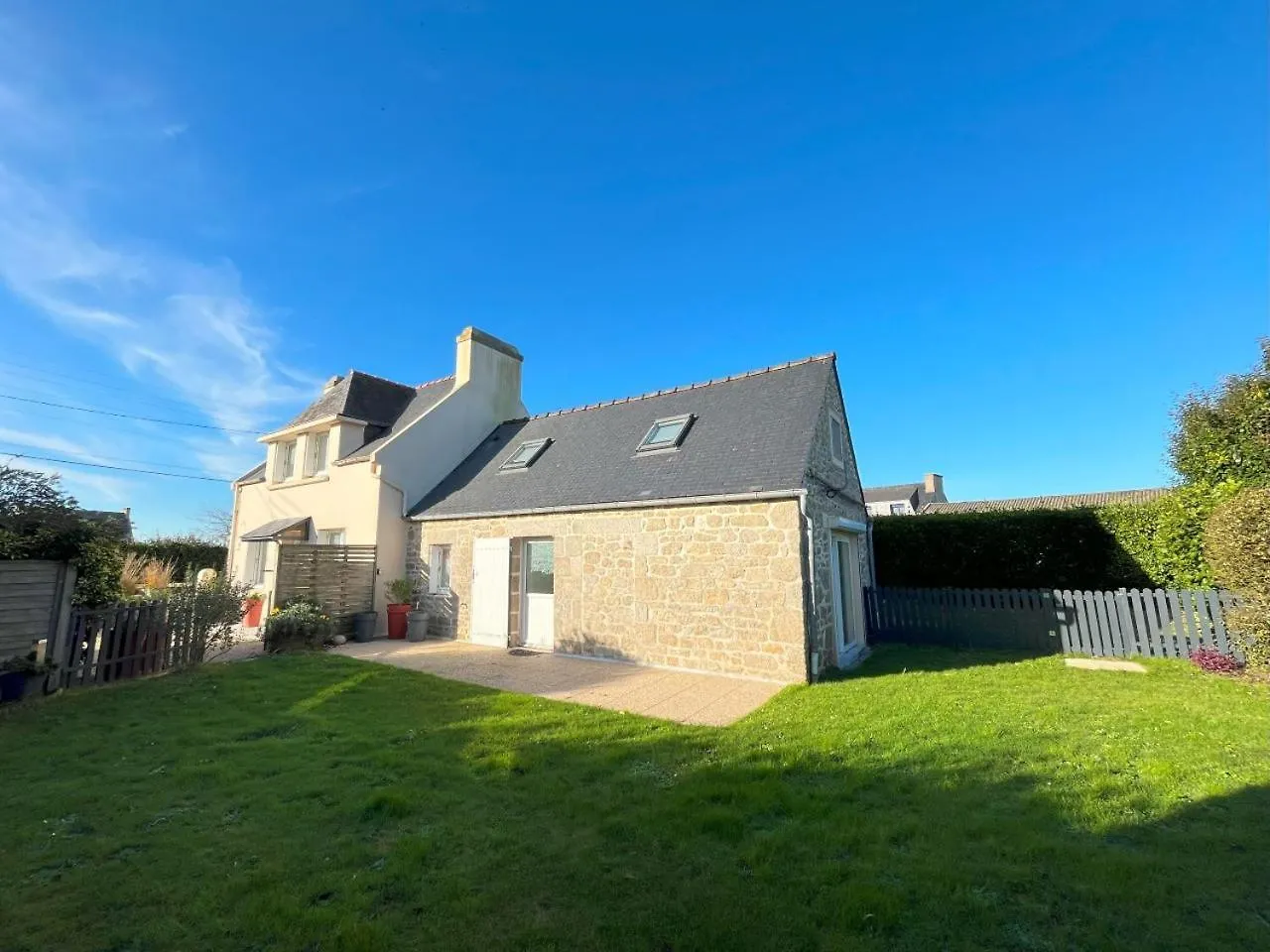 Maison Renovee 3 Chambres Pour 5 Personnes, Proche Mer, Parking Cleder